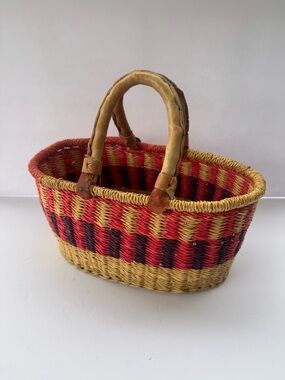 Market Basket. Woven Straw Basket Tote in Red, Black & Natural